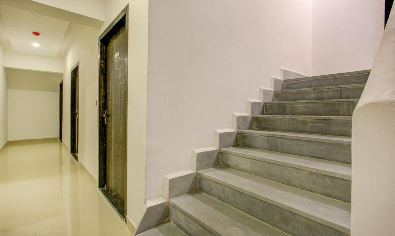 Treebo Kings Inn Vashi Navi Mumbai Bagian luar foto